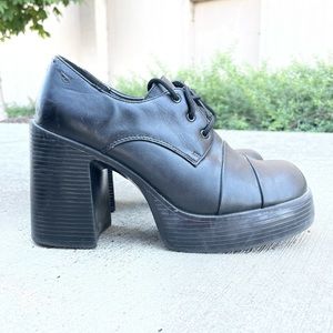 BLACK PLATFORM HEALS